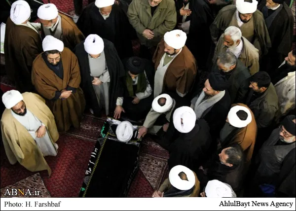 مراسم تشییع پیکر آیت الله شیخ علی مروی از علمای برجسته مشهد