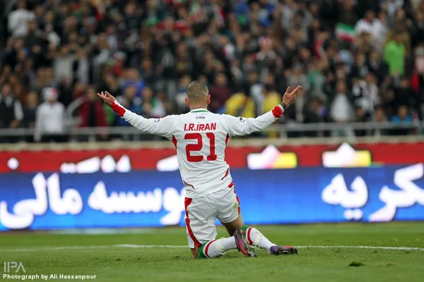 سرانجام تیم ملی کشورمان موفق شد لبنان را با نتیجه پنج بر صفر شکست دهد. علی رغم دو گل قوچان نژاد و هت تریک کاپتان نکونام این اشکان دژاگه بود که مرد یک بازی ما بود.
18 بهمن 1391