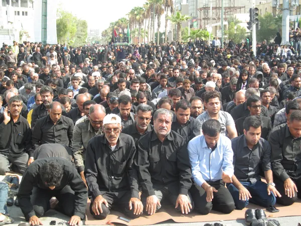 اقامه نماز ظهر عاشورا در بندرعباس
