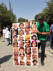 عکس: تصویری خاص از نقش‌های اکبر عبدی