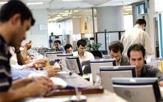 نیروهای شرکتی در انتظار اولین حقوق مستقیم/سایه مستدام سلطه و سود پیمانکاران روی زندگی کارگران نیروهای شرکتی در انتظار اولین حقوق مستقیم/سایه مستدام سلطه و سود پیمانکاران روی زندگی کارگران