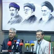 اهدای نشان پارسی جان به بقایی