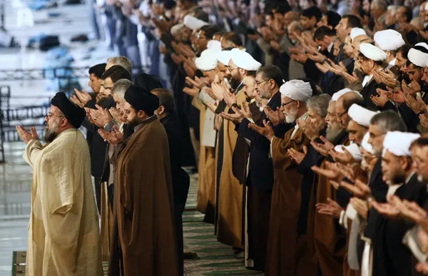 نماز جمعه این هفته تهران به امامت آیت الله سید احمد خاتمی در مصلای امام خمینی (ره) اقامه شد.