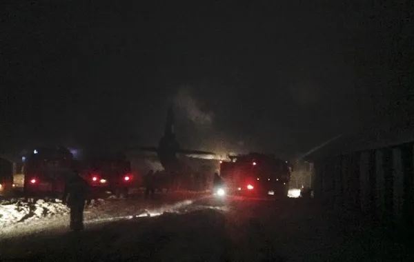 هواپیمای باری ˈآنتونف-۱۲ˈ عصر پنجشنبه در حومه شهر ایرکوتسک در منطقه سیبری روسیه سقوط کرد. 
هواپیما از نووسیبیرسک عازم ایرکوتسک بود و ۹ خدمه و سرنشین آن کشته شدند
xinhua
