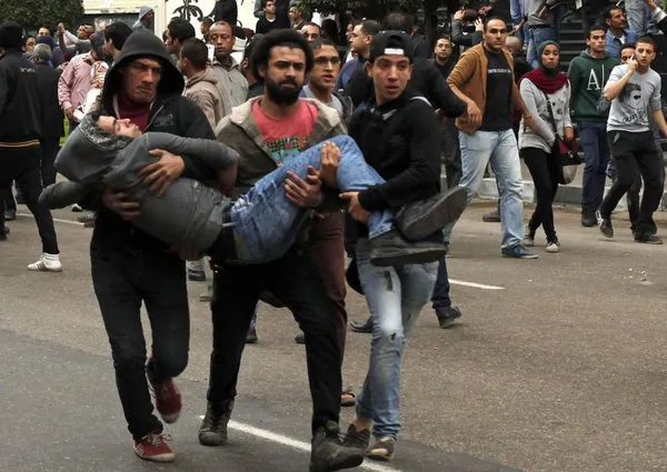 منابع دولتی در مصر اعلام کردند، &zwnj;در درگیری بین نیروهای امنیتی و معترضان در چهارمین سالگرد تظاهرات ۲۵ ژانویه ـ که به سرنگونی حکومت حسنی مبارک منجر شد ـ دست&zwnj;کم پانزده نفر کشته شده&zwnj;اند. اعتراضات روز یکشنبه ۲۵ ژانویه، یکی از مرگ&zwnj;بار&zwnj;ترین اعتراضات از زمان انتخاب ژنرال السیسی به عنوان رئیس جمهوری مصر بوده است.
