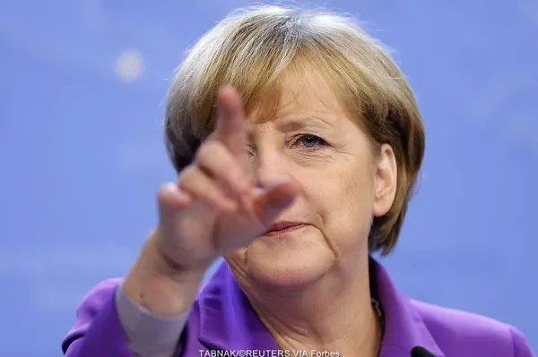 آنجلا دوروتئا مرکل (به آلمانی: Angela Dorothea Merkel) (زاده ۱۷ ژوئیه ۱۹۵۴ در هامبورگ). سیاست&zwnj;مدار آلمانی، دبیر کل اتحادیه دموکرات مسیحی آلمان و از ۲۲ نوامبر ۲۰۰۵ صدراعظم کنونی و اولین بانویِ صدراعظم در تاریخ آلمان.