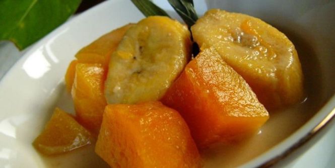خوراک Kolak: این خوراک نیز نوعی دسر میوه‌ای تشکیل شده از شیرنارگیل، برگ میوه پاندانوس (pandanus leaf) و میوه هایی، چون جک فروت یا موز است و مسلمانان کشور اندونزی درماه رمضان از این خوراک استفاده می‌کنند.