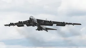 خروج بمب‌افکن‌های مرگبار B-52 از بریتانیا