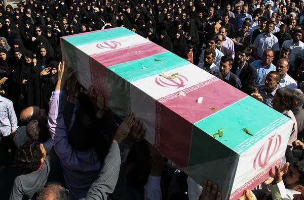 تشییع پیکر شهید گمنام در شهرکرد./ISNA
