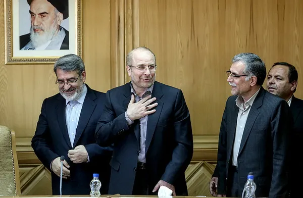 امضای تفاهم&zwnj;نامه همکاری در حوزه حمل و نقل عمومی بین وزارتخانه&zwnj;های کشور و نفت/ISNA
