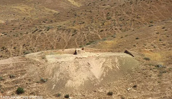  بخشی از یک سازه معماری که در بالای مسیر لوله&zwnj;ها کشف شده&zwnj;است