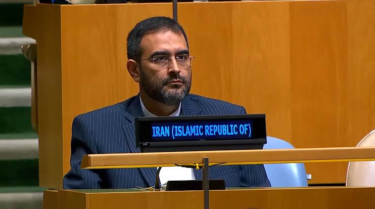بازخوانی تاریخ؛ از میز مثلثی ژنو تا حل مشکل همجواری با بنی اسرائیل با یک پرانتز!