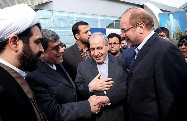 مراسم افتتاح نمایشگاه یاد یارمهربان صبح امروز پنج شنبه با حضور محمدباقر قالیباف شهردار تهران، علی جنتی وزیر فرهنگ و ارشاد اسلامی، علی&zwnj;اصغر فانی وزیر آموزش و پرورش در بوستان گفت&zwnj;و گو برگزار شد./FNA
