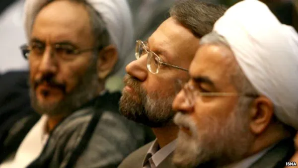 اما محمد خاتمی با پایان دوره&zwnj;اش جای خود را به محمود احمدی&zwnj;نژاد داد و این چنین شد که علی لاریجانی، جای حسن روحانی را در گفت&zwnj;وگوهای هسته ای گرفت.
