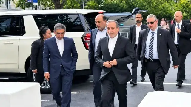 عراقچی در نیویورک در حال مذاکره است عراقچی در نیویورک در حال مذاکره است