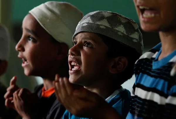 جلسه قرائت قرآن خردسالان در ایام ماه مبارک رمضان در سرینگر کشمیر
Mukhtar Khan/Associated Press
