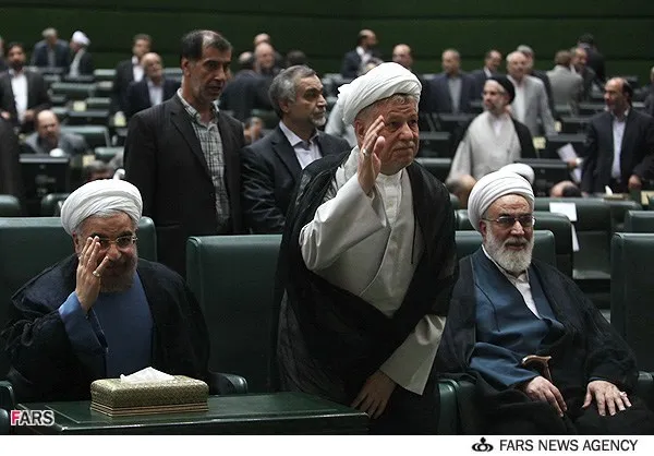 حرکت هماهنگ دستان روحانی و هاشمی