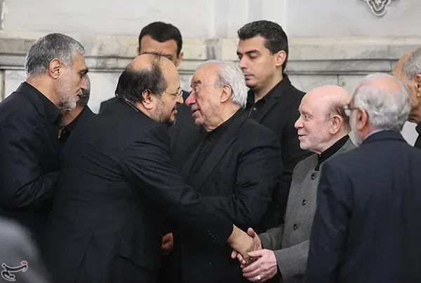 اسدالله عسگراولادی و محمد شریعتمداری در مراسم ختم مرحوم حبیب الله عسگراولادی