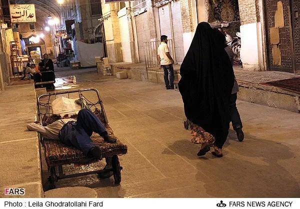 خواب نیمروزی در بازار وکیل شیراز
پنجشنبه 21 شهریور ماه 1392

