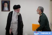 عکس: پنجره ای به گذشته; دیدار شهید حاجی‌زاده و شهید شادمانی با فرمانده شهید کل قوا