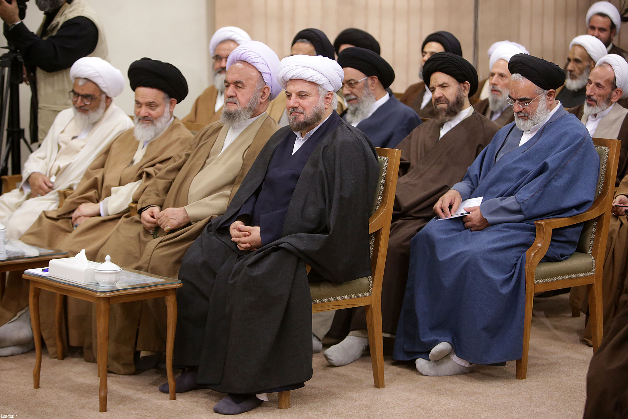 دیدار رهبری با اعضای خبرگان