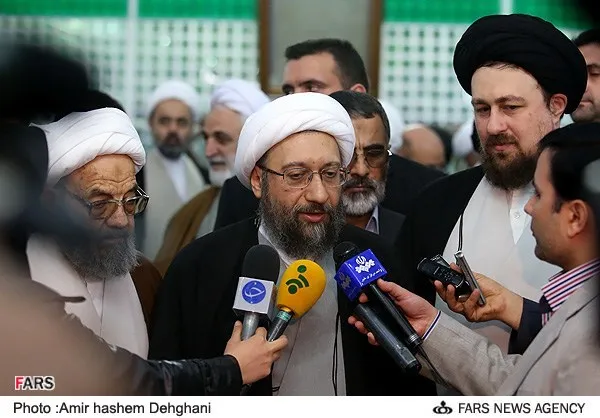 رئیس قوه قضائیه روز چهارشنبه با حضور در مرقد امام خمینی(ره)با آرمان های امام راحل تجدید میثاق کردند. اما ایشان در همین روز و در جمع مسئولان عالی قضایی در خصوص اتفاقات این هفته گفتند: &laquo; نسبت های رئیس&zwnj;جمهور در مورد قضات و نمایندگان مجلس و روسای قوا را کذب می دانم و فعلا به خاطر مصالح نظام و تبعیت از اوامر مقام معظم رهبری (دامت برکاته) سکوت می&zwnj;کنم.&raquo;
18 بهمن 1391