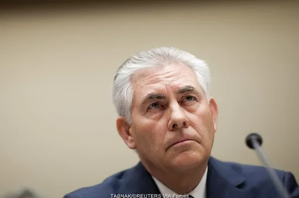 رکس تیلرسون، (به انگلیسی: Rex Tillerson) (زاده ۲۳ مارس ۱۹۵۲ در ویچیتا فالز، تگزاس) کارآفرین و مدیر ارشد اجرایی آمریکایی است، که درحال&zwnj;حاضر مدیر عامل و رییس هیئت مدیره بزرگترین شرکت جهان؛ یعنی کمپانی نفتی اکسان&zwnj;موبیل می&zwnj;باشد.