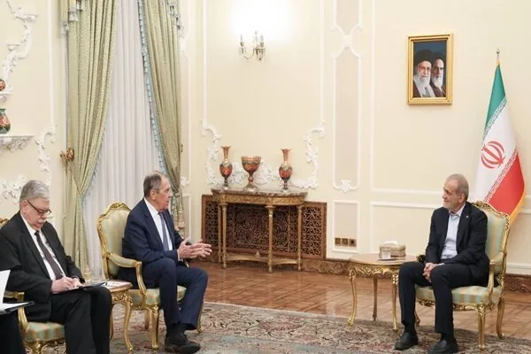 لاوروف و پزشکیان