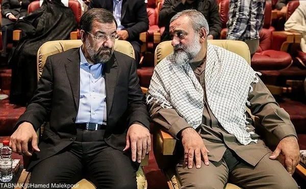 سردار نقدی رئیس سازمان بسیج مستضعفین و محسن رضایی دبیر مجمع تشخیص مصلحت نظام در مراسم اختتامیه سیزدهمین جشنواره بین المللی فیلم مقاومت - برج میلاد تهران