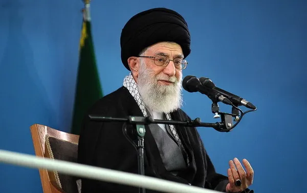 سخنان رهبر انقلاب در خصوص مذاکرات هسته&zwnj;ای ابعاد گسترده&zwnj;ای در خبرگزاری&zwnj;های جهان داشت. &laquo;بی&zwnj;بی&zwnj;سی&raquo; نوشت: آیت الله علی خامنه&zwnj;ای، رهبر ایران، یک روز پیش از آغاز دور تازه مذاکرات هسته&zwnj;ای با قدرت&zwnj;های جهانی گفت: &laquo;در سخنرانی اول سال هم گفتم که من به مذاکره خوشبین نیستم و به جایی نمی&zwnj;رسد، ولی مخالفتی هم ندارم&zwnj;&raquo;. ایشان در دیدار با جمعی از مردم آذربایجان تأکید کرد: برخی از مسئولین آن دولت و این دولت، گمان می&zwnj;کنند که اگر در موضوع هسته&zwnj;ای مذاکره کنند مسأله حل می&zwnj;شود. کاری که وزارت خارجه و مسئولان دولتی ما شروع کردند، ادامه پیدا خواهد کرد و ایران نقض قرار نمی&zwnj;کند، اما اکنون هم می&zwnj;گویم که سودی ندارد و به جایی نخواهد رسید.