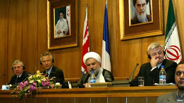 پس از آن بود که ایران پذیرفت که غنی&zwnj;سازی اورانیوم را به طور داوطلبانه متوقف کند و به گفت&zwnj;وگو بر سر برنامه هسته&zwnj;ای خود ادامه دهد.
