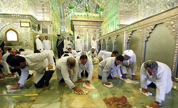 مراسم غبارروبی حرم شاهچراغ به مناسبت روز بزرگداشت وی/TASNIM
