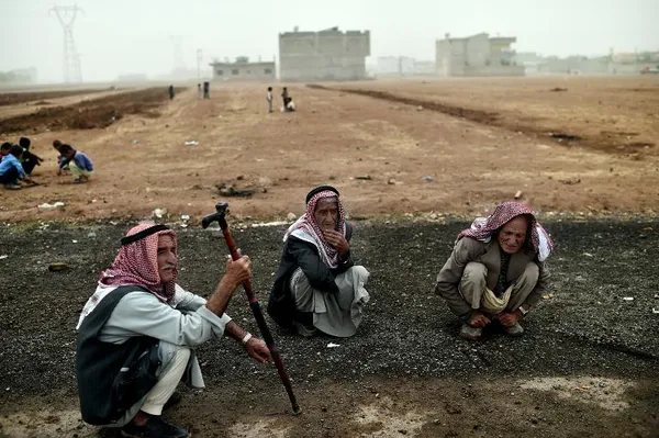 سالمندان کرد سوری در نزدیکی مرز ترکیه./AFP
