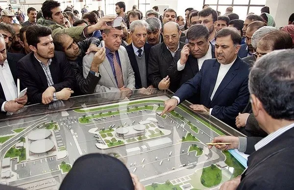 فاز اول پایانه مرزی پرویزخان با حضور عباس آخوندی وزیر راه و شهرسازی در شهرستان قصر شیرین استان کرمانشاه افتتاح شد./TASNIM
