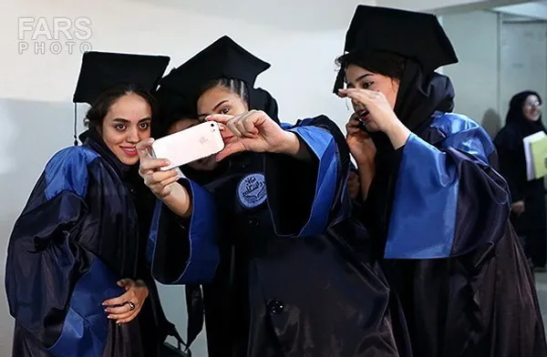 عکس یادگاری دانشجویان