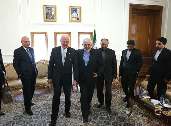 محمدجواد ظریف وزیر امور خارجه، یکشنبه با رمضان عبدالله دبیر کل جهاد اسلامی فلسطین و استفان دی میستورا، نماینده ویژه سازمان ملل در امور سوریه دیدار و گفت&zwnj;و&zwnj;گو کرد. /MNA
