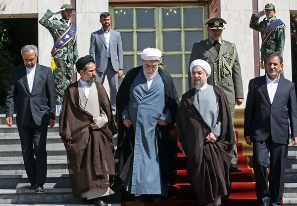 حجت الاسلام و المسلمین حسن روحانی رییس جمهوری روز (دوشنبه) جهت شرکت در نشست سالانه مجمع عمومی سازمان ملل متحد، تهران را به مقصد نیویورک ترک کرد./IRNA
