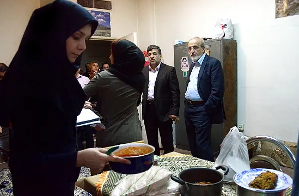 در حاشیه معاونین وزارت بهداشت به مناسبت بزرگداشت هفته خوابگاه های دانشجویی ، از خوابگاه دختران دانشگاه علوم پزشکی بازدید کردند/MEHR
