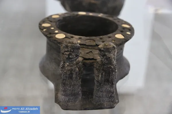 ظرف از قیر طبیعی - شوش- خوزستان-اواخر هزاره دوم پیش از میلاد