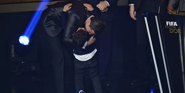 عشق فرزند به پدر! رونالدو و پسرش در آغوش همgettyimages