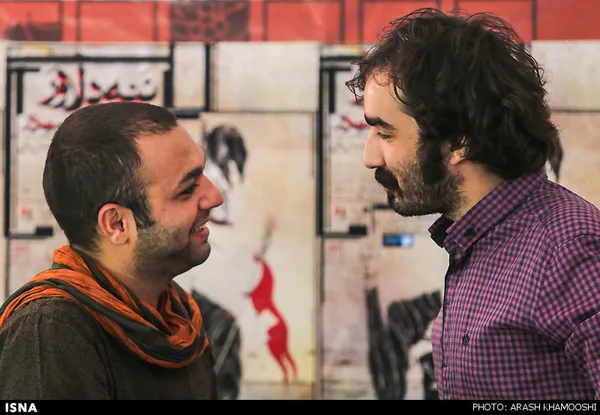 نمایش ننه دلاور بیرون پشت در بر اساس نمایشنامه&zwnj;های &laquo; ننه دلاور &raquo; برتولت برشت و &laquo; بیرون پشت در&raquo; ولفگانگ برشت از نیمه&zwnj;ی شهریور ماه در تالار حافظ اجرا می&zwnj;شود.