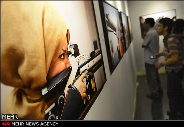 نمایشگاه عکس داستان دو شهر برگزیده عکس های مجتبی حیدری از خبرگزاری مهر و پوسپا پروتاساریا از خبرگزاری آنتارا بعدازظهر شنبه با حضور حجت الاسلام خاموشی، رئیس سازمان تبلیغات اسلامی و رضا مقدسی مدیرعامل خبرگزاری مهر در جاکارتا برگزار شد.