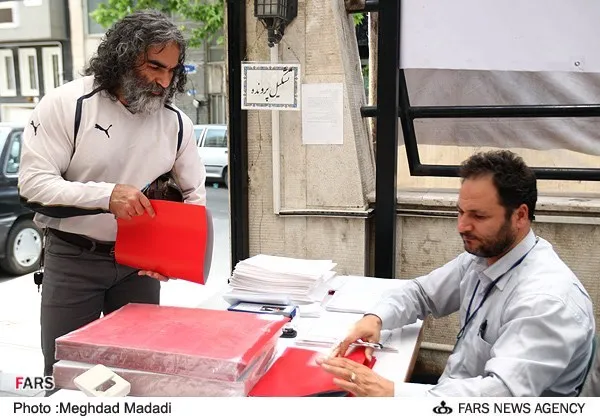 سومین روز ثبت نام انتخابات شورای شهر
چهارشنبه 28 فرودین 1392
