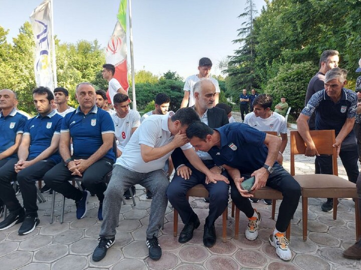 فوتبال ایران فقط ادای حرفه‌ای‌ها را درمی‌آورد؛ نمایش و شوآف تا کی؟!