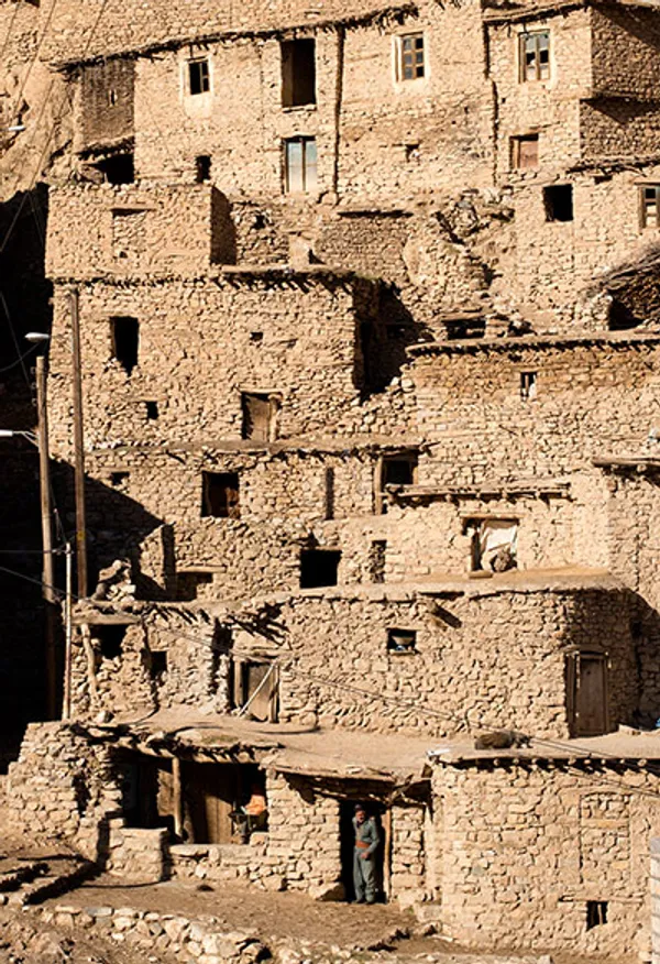 معماری زیبا و منحصر به فرد روستای پلنگان
Amos Chapple
