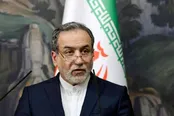 واکنش یک روزنامه به حملات تندرو‌ها علیه عراقچی