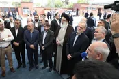 بازدید پزشکیان از نمایشگاه توانمندی‌های قرارگاه اجتماعی استان البرز