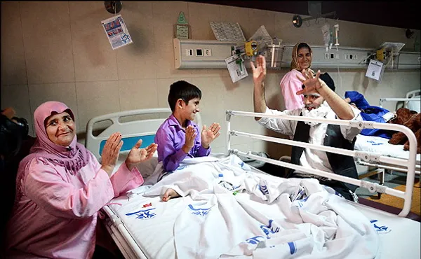 جمعيت امداد دانشجويى &ndash; مردمى امام على (ع) براى گسترش فرهنگ نوع دوستى و مهرورزی برنامه اى تدارك ديده كه در روزهاى پايانى سال كودكان بيمارستان ها، شيرخوارگاه ها و مراكز بهزیستی تنها نمانند و با اجرای طرح بوی عید ، حال و هوای نوروز و سال جدید را برای آن ها به ارمغان می برند/مهر
