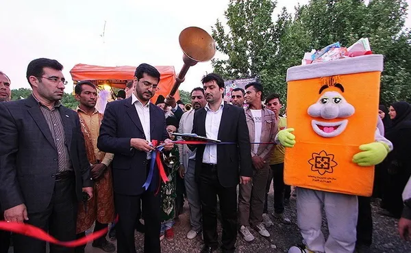 جشنواره خرم&zwnj;رود، به مناسبت آغاز هفته شیراز آغاز به کار و تا پانزدهم اردیبهشت ماه ادامه خواهد داشت./TASNIM
