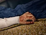 روایت تکان‌دهنده مژده لواسانی از ویرانه‌های میناب؛ مادران چشم‌به‌راهند و پدران بی‌تاب!